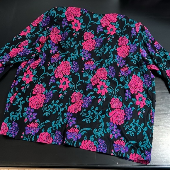 Vintage Around Town Floral Women's Jacket - Black and Pink - Picture 4 of 4